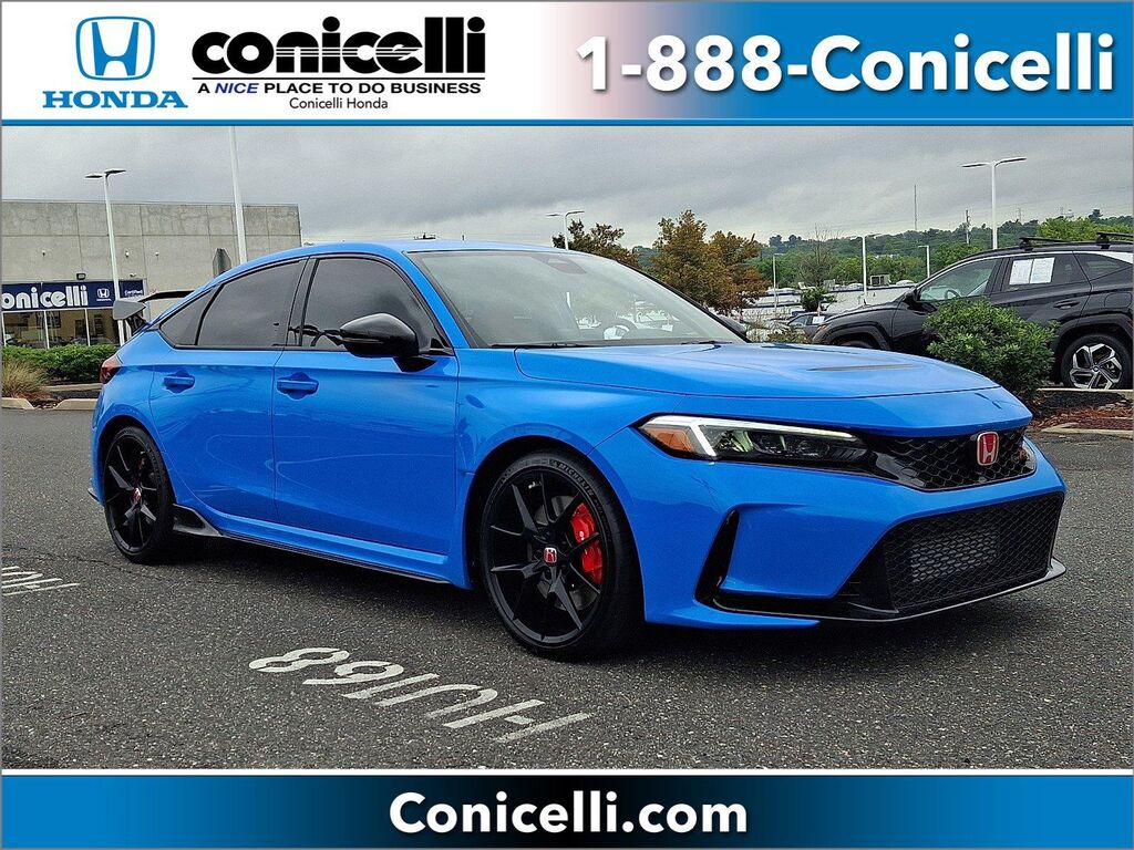 2025 Honda Civic Type R — photo 1 of 13