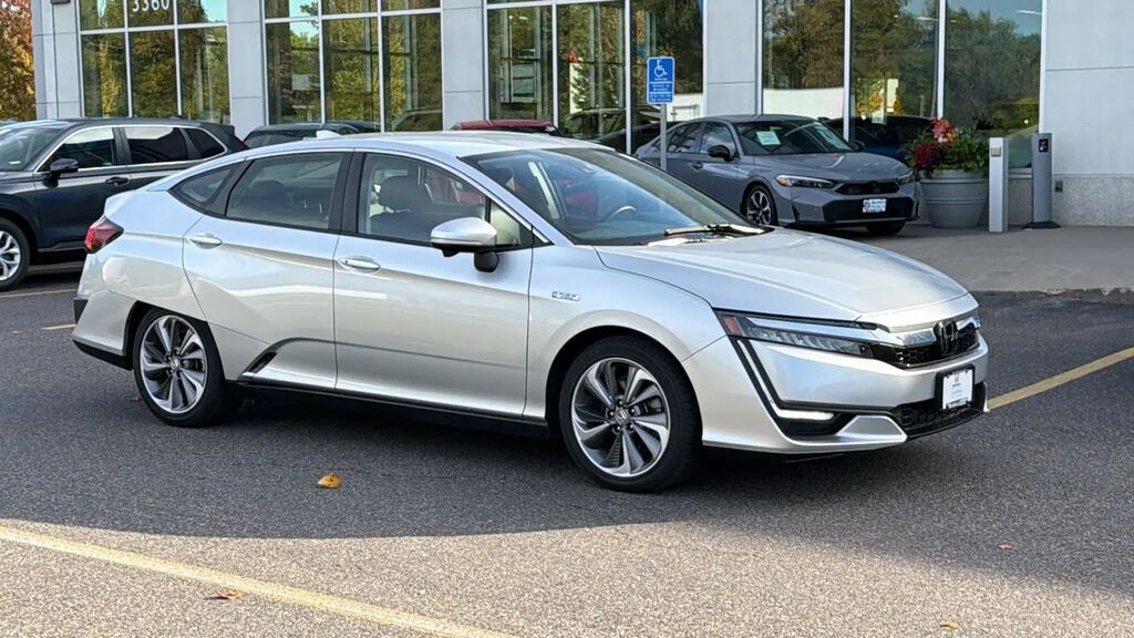 2018 Honda Clarity Plug-In Hybrid Touring — photo 1 of 13