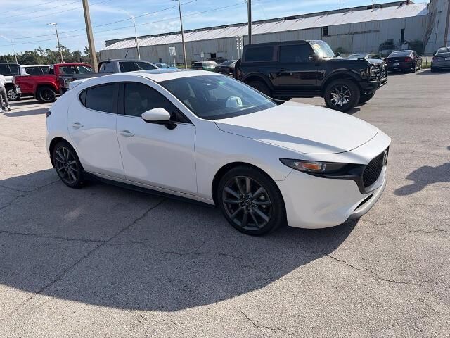 2021 Mazda Mazda3 Hatchback Preferred — photo 1 of 4