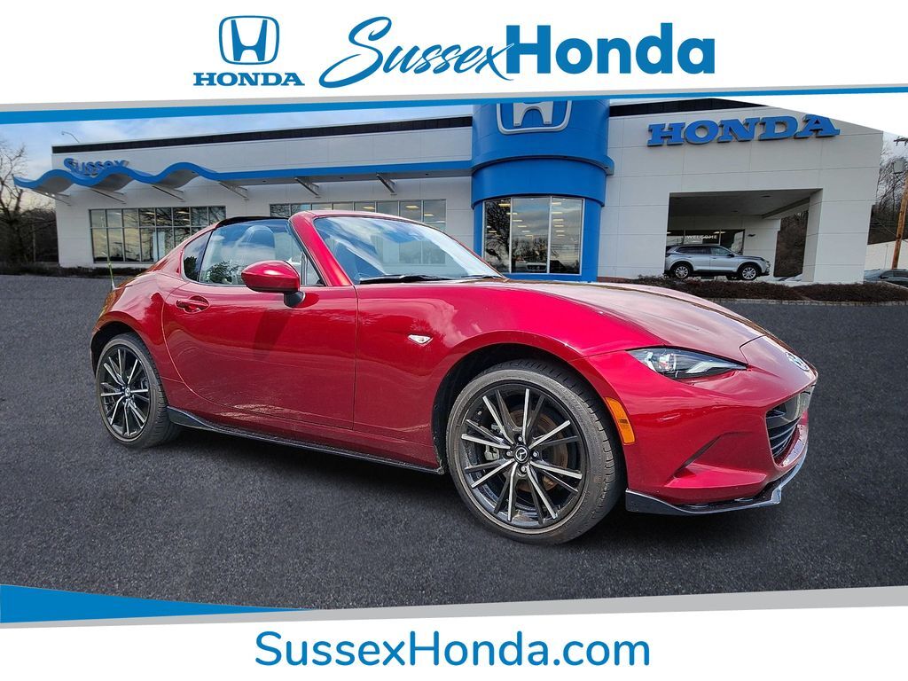 2025 Mazda MX-5 Miata RF Grand Touring — photo 1 of 13