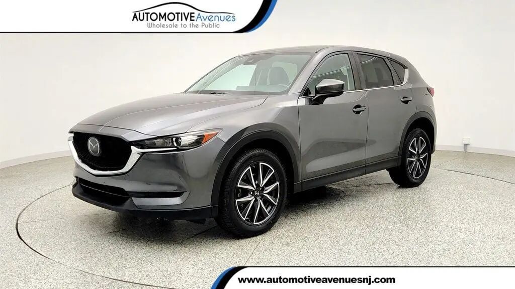 2018 Mazda CX-5 Touring — photo 1 of 1