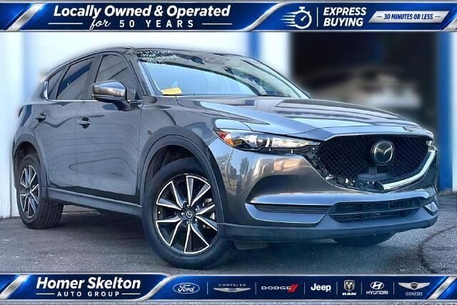 2018 Mazda CX-5 Touring — photo 1 of 8