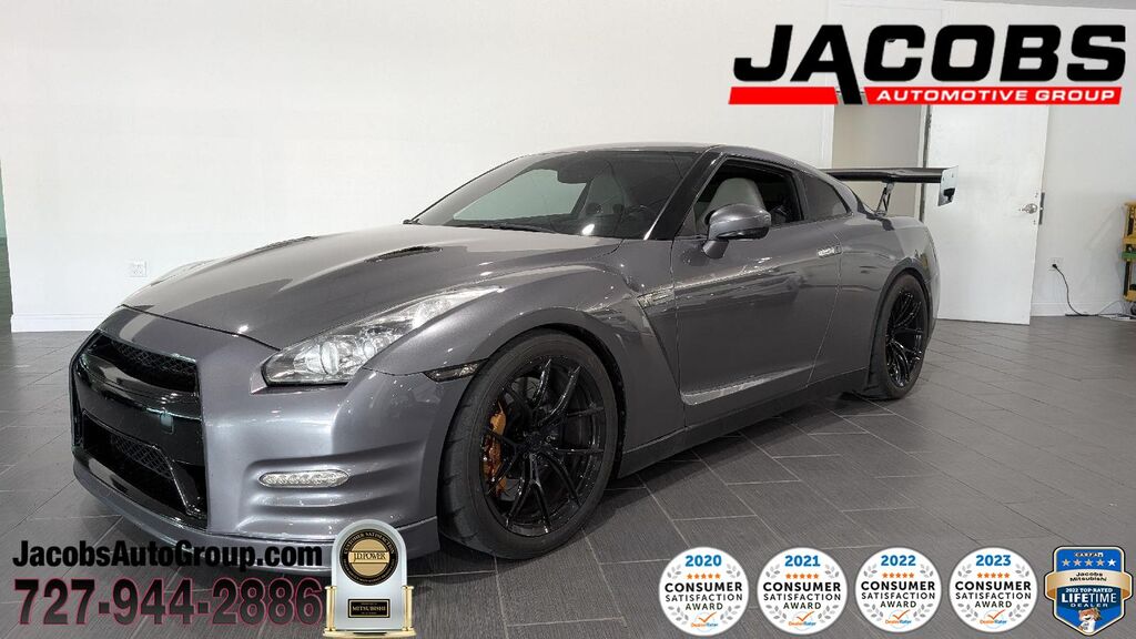 2013 Nissan GT-R Premium — photo 1 of 13
