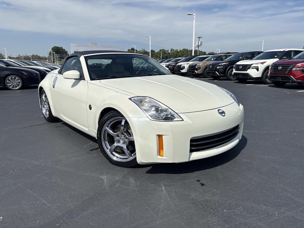 2006 Nissan 350Z — photo 1 of 13