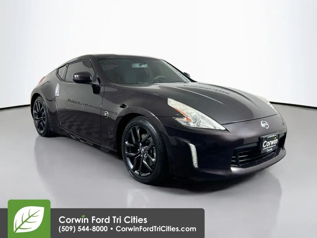2017 Nissan 370Z Base — photo 1 of 27