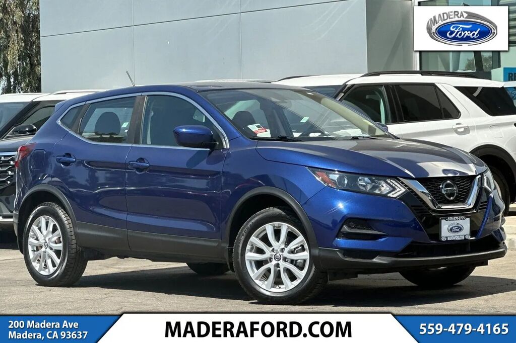 2022 Nissan Rogue Sport S — photo 1 of 13