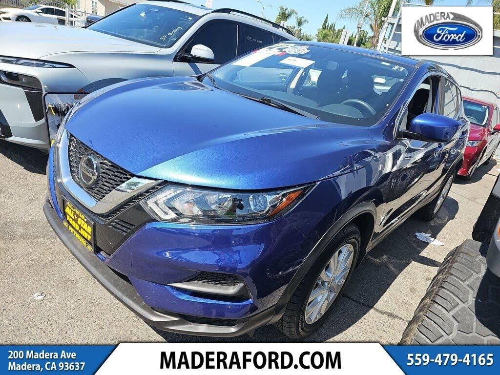 2022 Nissan Rogue Sport S — photo 1 of 27
