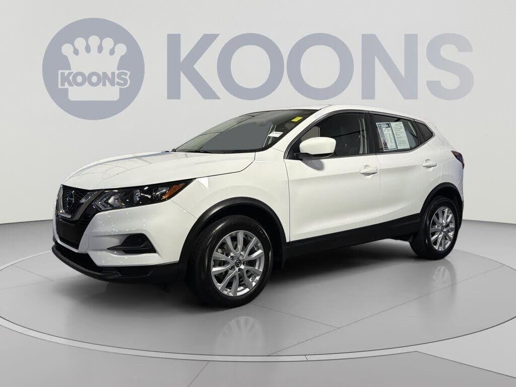2022 Nissan Rogue Sport S — photo 1 of 18