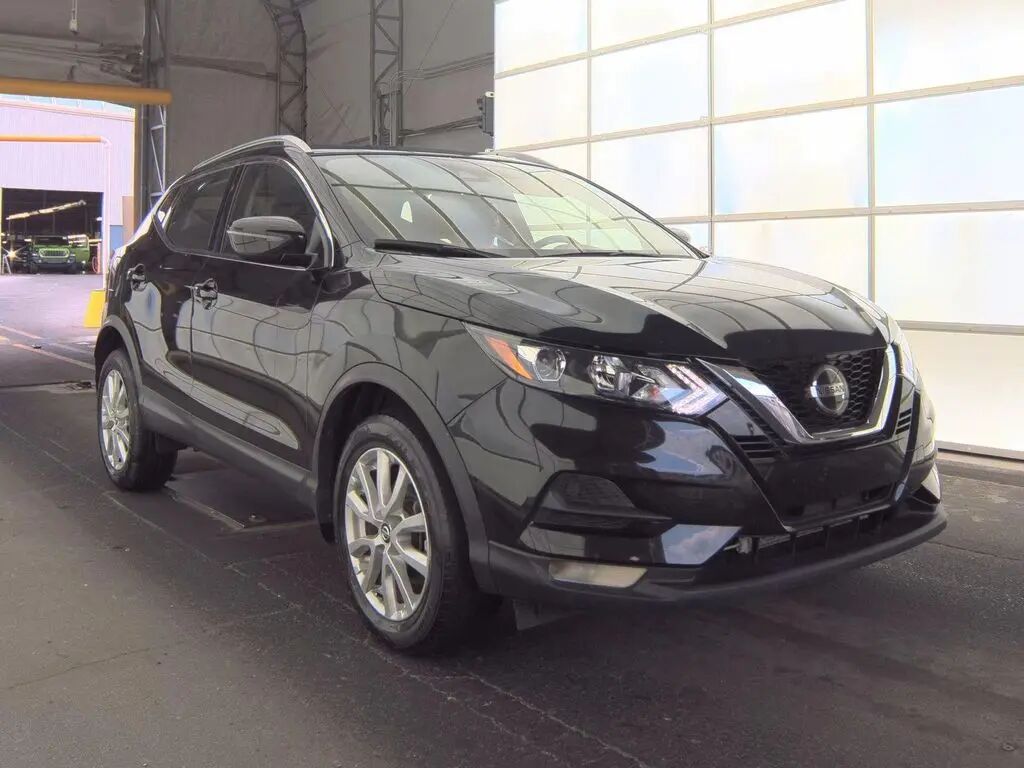 2022 Nissan Rogue Sport SV — photo 1 of 32