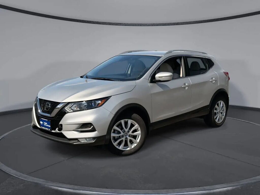 2022 Nissan Rogue Sport SV — photo 1 of 13