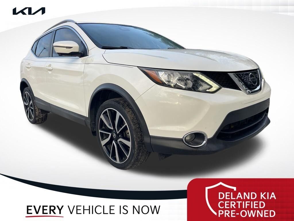 2018 Nissan Rogue Sport S — photo 1 of 13