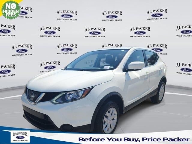 2018 Nissan Rogue Sport S — photo 1 of 26