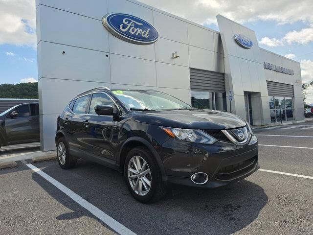 2019 Nissan Rogue Sport S — photo 1 of 14