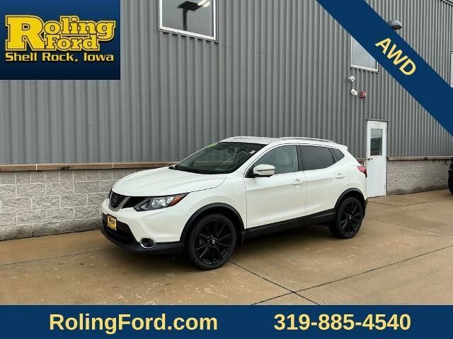 2019 Nissan Rogue Sport S — photo 1 of 13