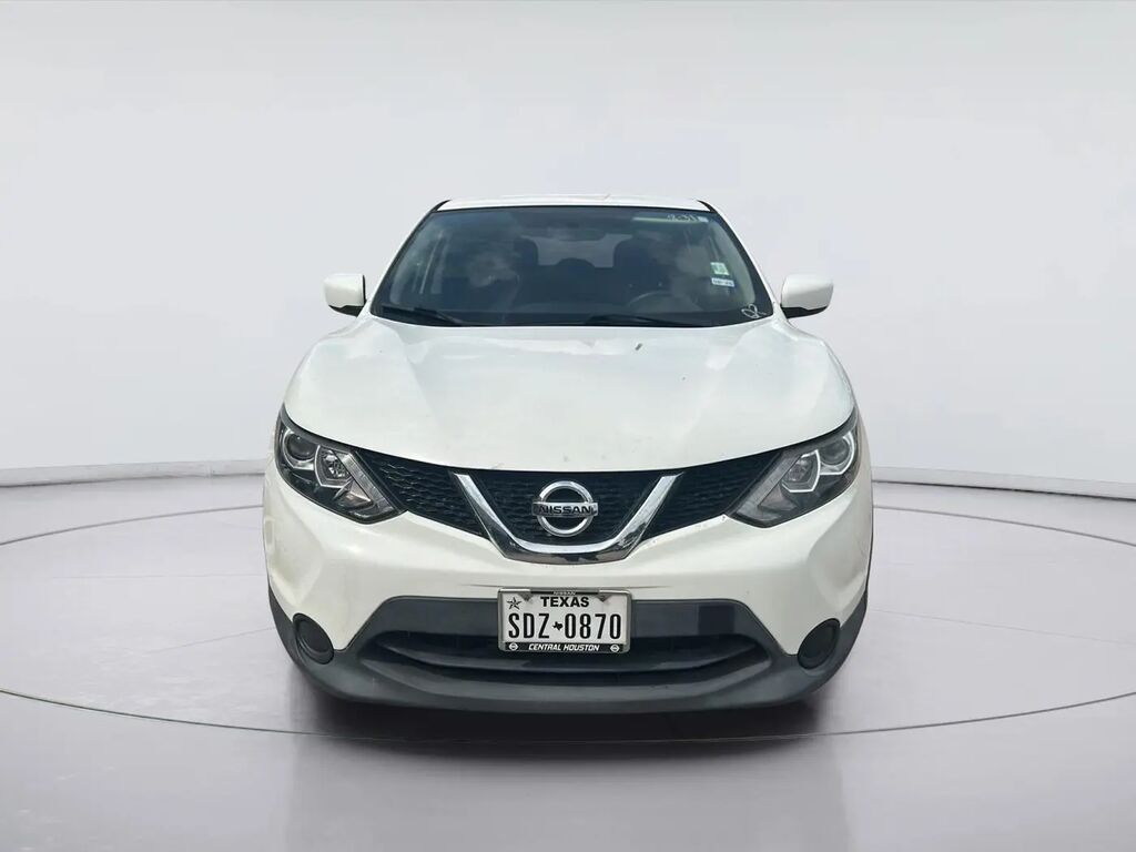 2018 Nissan Rogue Sport S — photo 1 of 8