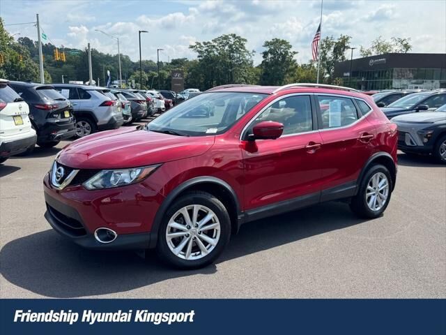 2017 Nissan Rogue Sport SV — photo 1 of 13