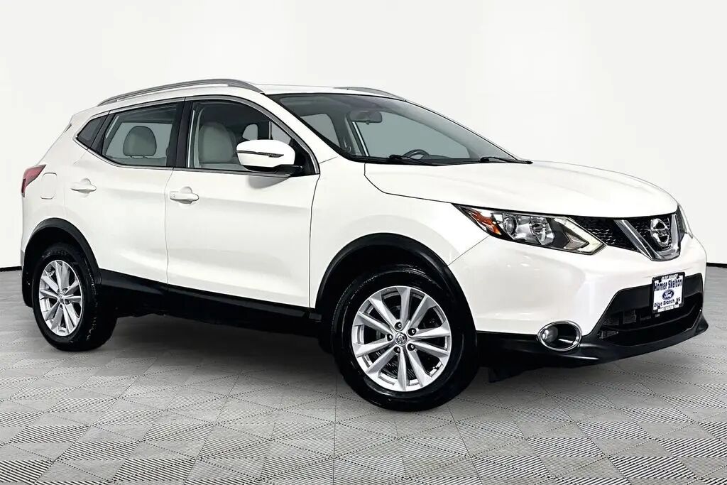 2018 Nissan Rogue Sport S — photo 1 of 13