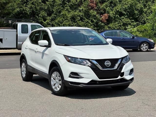 2020 Nissan Rogue Sport S — photo 1 of 40