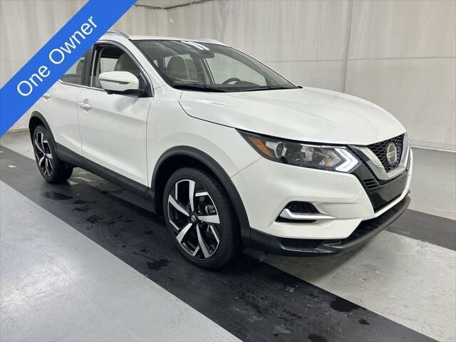 2022 Nissan Rogue Sport SL — photo 1 of 13