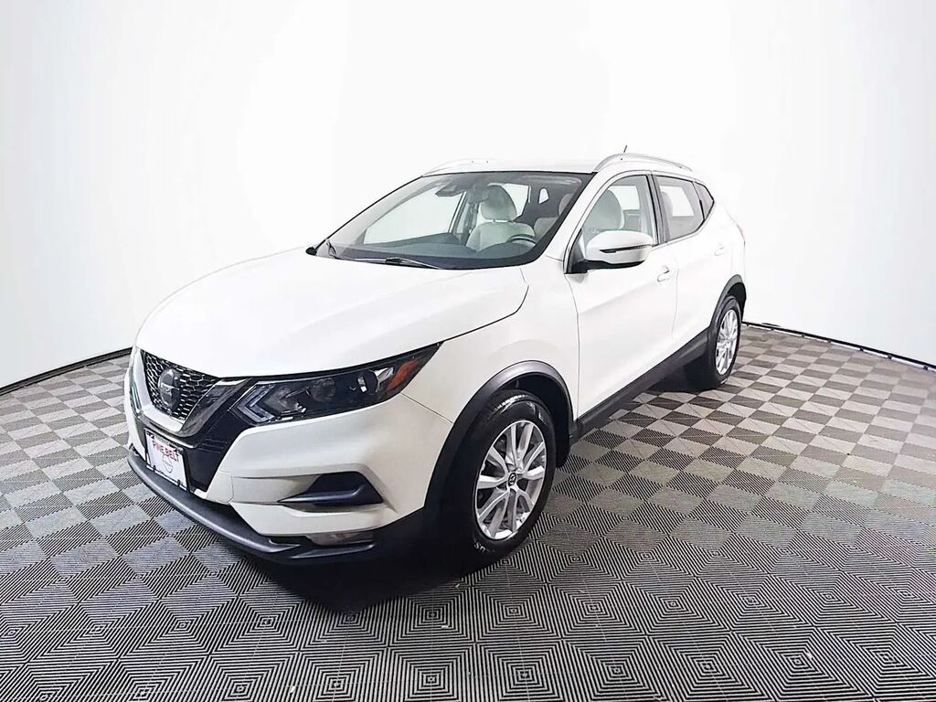 2020 Nissan Rogue Sport S — photo 1 of 13