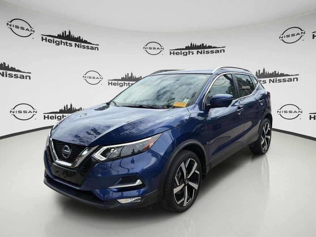 2020 Nissan Rogue Sport SL — photo 1 of 13