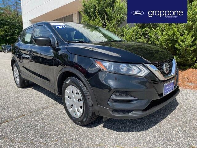 2020 Nissan Rogue Sport S — photo 1 of 39