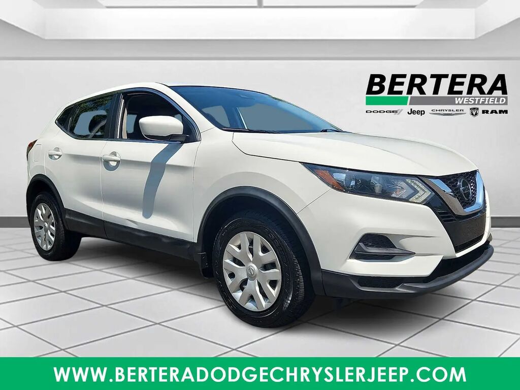 2020 Nissan Rogue Sport S — photo 1 of 20