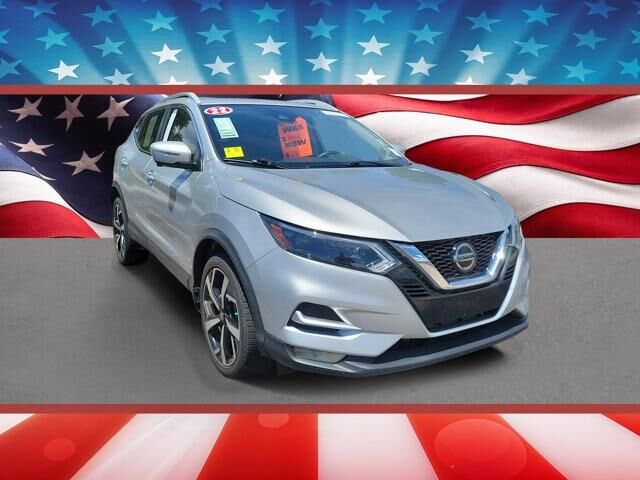 2022 Nissan Rogue Sport SL — photo 1 of 12