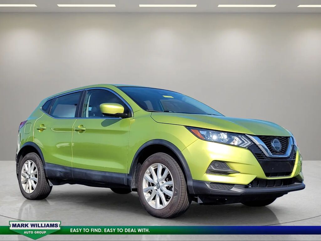 2020 Nissan Rogue Sport S — photo 1 of 30