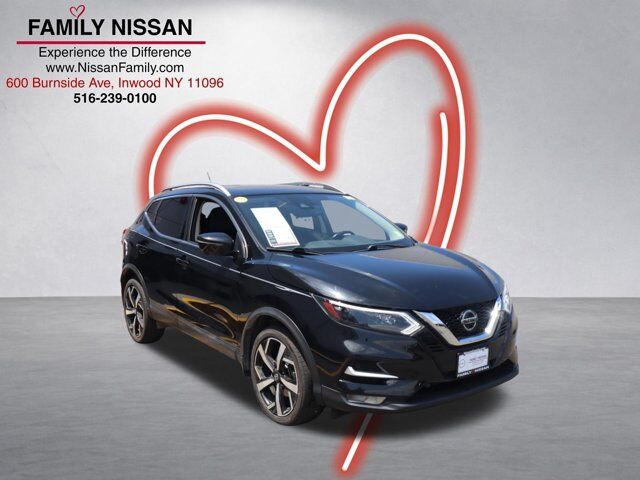 2022 Nissan Rogue Sport SL — photo 1 of 13