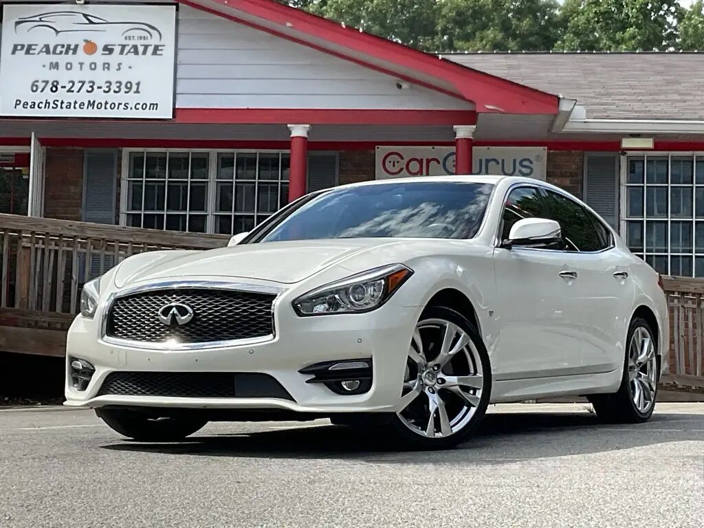 2016 INFINITI Q70 3.7 — photo 1 of 13