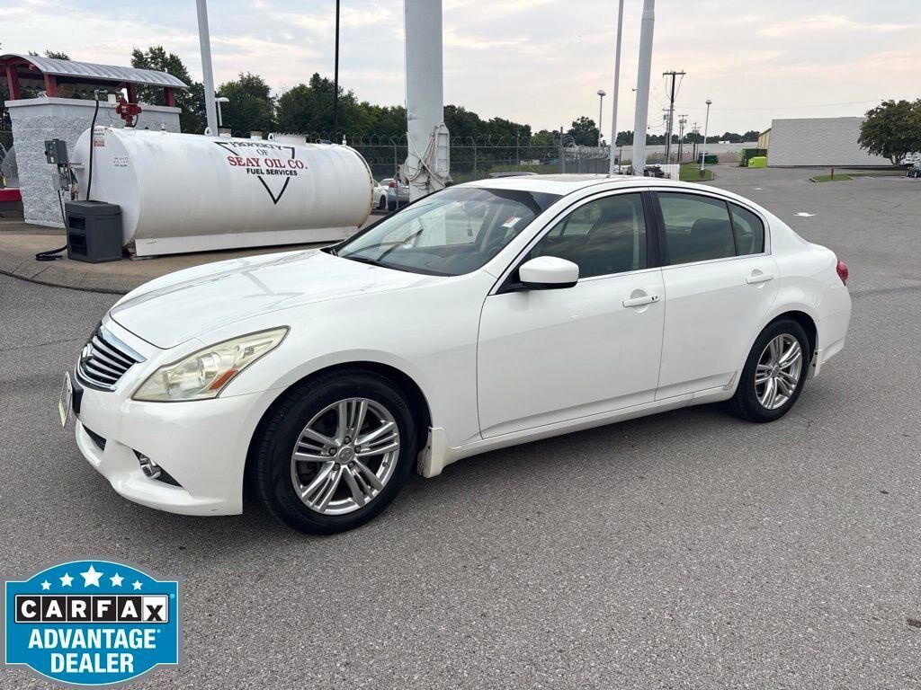 2013 INFINITI G37 Sedan Journey — photo 1 of 4