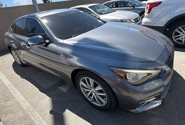 2017 INFINITI Q50 2.0T — photo 1 of 33