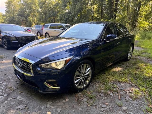 2023 INFINITI Q50 Luxe — photo 1 of 13