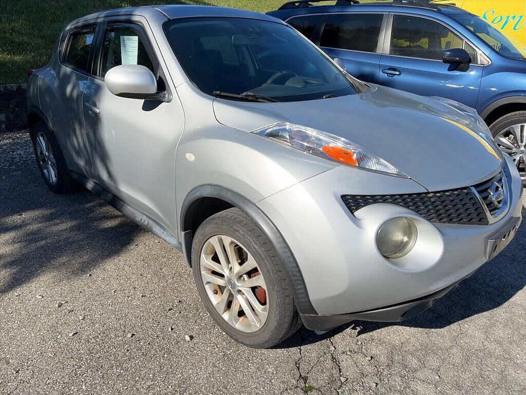 2013 Nissan JUKE S — photo 1 of 1