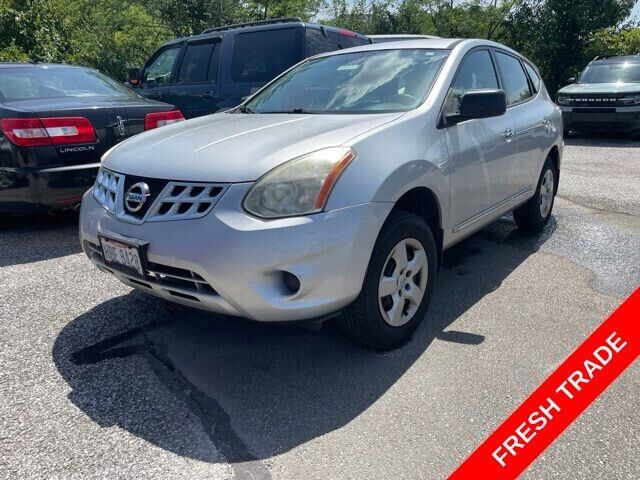 2013 Nissan Rogue S — photo 1 of 12