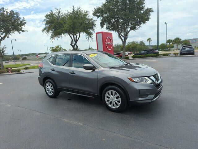 2020 Nissan Rogue S — photo 1 of 2