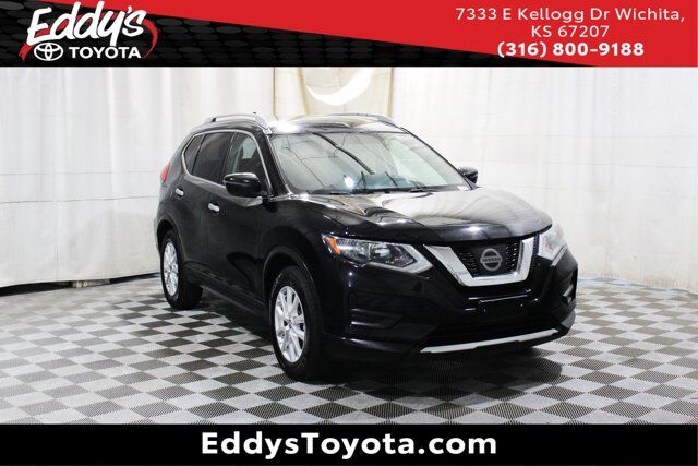 2017 Nissan Rogue SV — photo 1 of 13