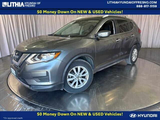 2017 Nissan Rogue SV — photo 1 of 13