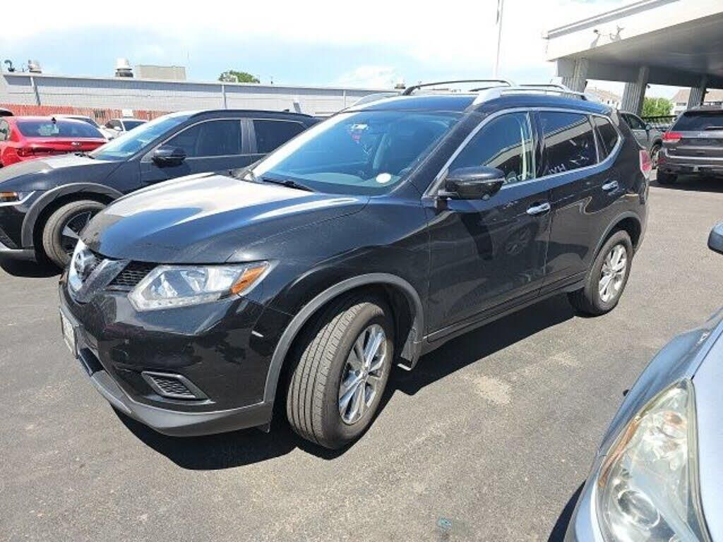 2016 Nissan Rogue SV — photo 1 of 1