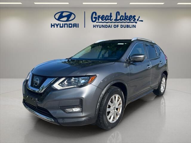 2017 Nissan Rogue SV — photo 1 of 13