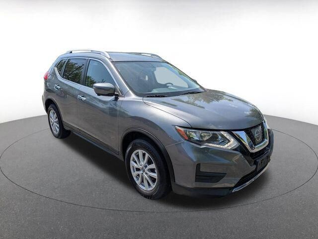 2017 Nissan Rogue SV — photo 1 of 1