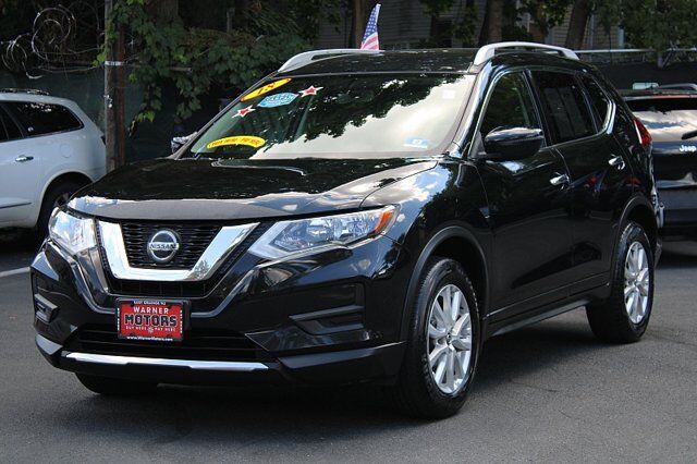 2018 Nissan Rogue SV — photo 1 of 14
