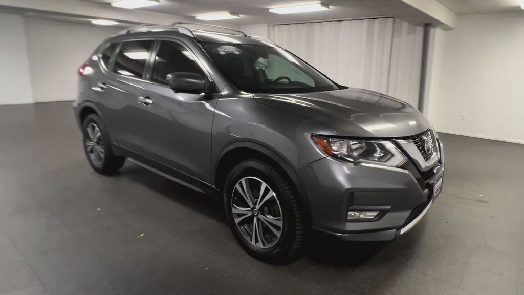 2019 Nissan Rogue SV — photo 1 of 7