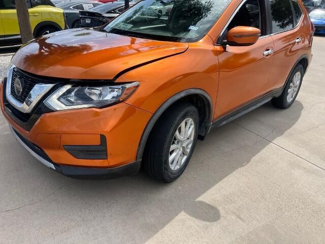 2019 Nissan Rogue S — photo 1 of 13