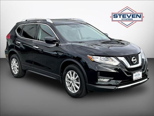 2017 Nissan Rogue SV — photo 1 of 13