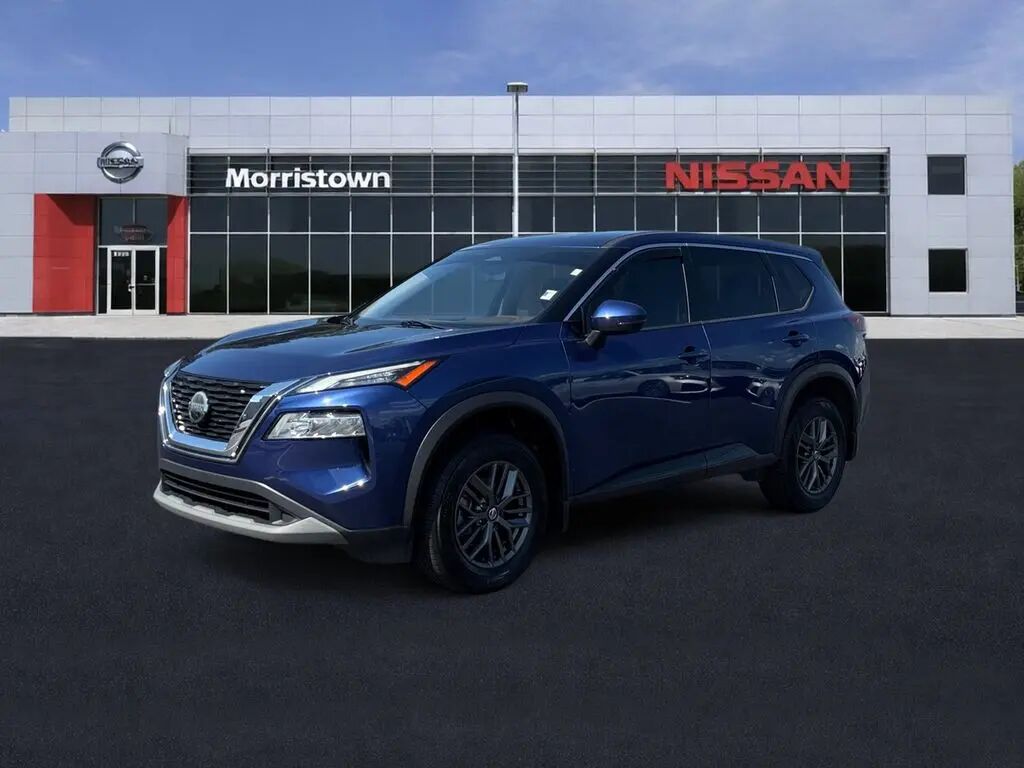 2021 Nissan Rogue SV — photo 1 of 14