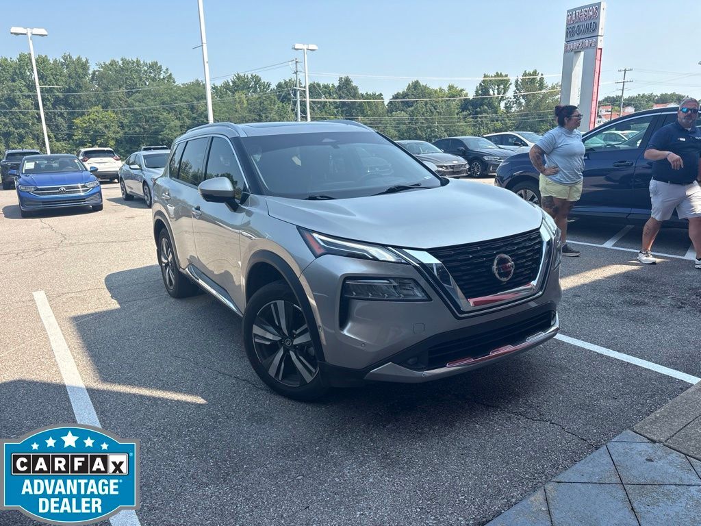 2021 Nissan Rogue Platinum — photo 1 of 6