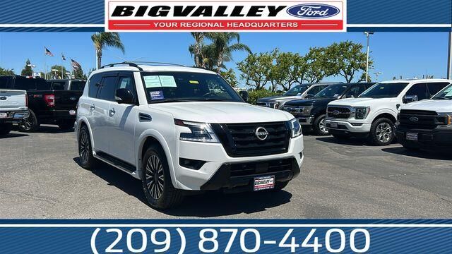 2023 Nissan Armada SL — photo 1 of 2