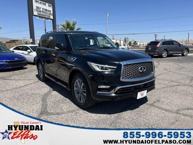 2022 INFINITI QX80 Luxe — photo 1 of 13